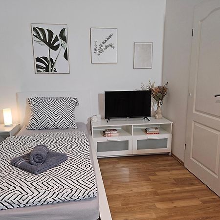 Modern Studio Near Duesseldorf Airport & Messe/Fair Meerbusch Extérieur photo