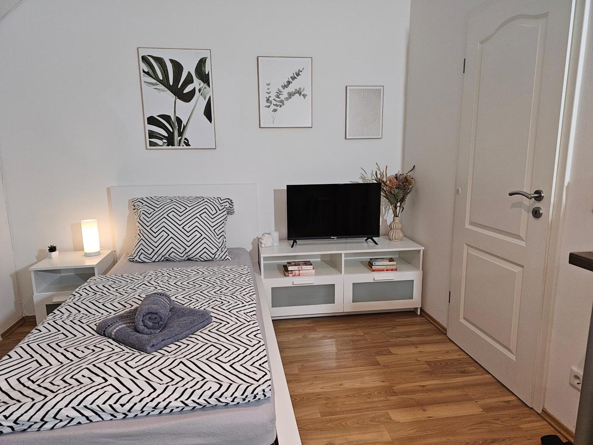 Modern Studio Near Duesseldorf Airport & Messe/Fair Meerbusch Extérieur photo